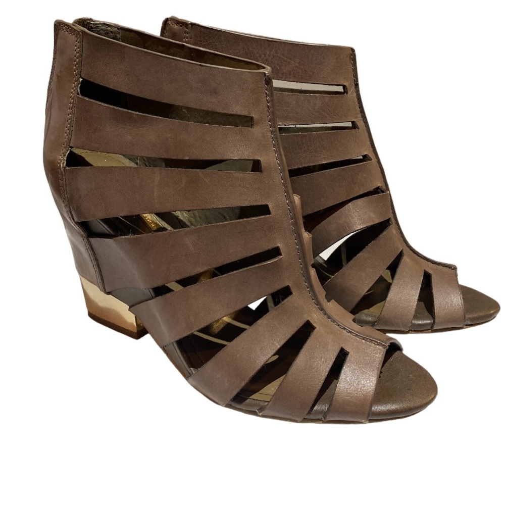 BCBG generation brown gladiator Sandals hidden 4” heel size 8.5​
